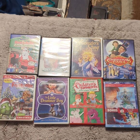 8 Kids Christmas DVD’s - Picture 1 of 13